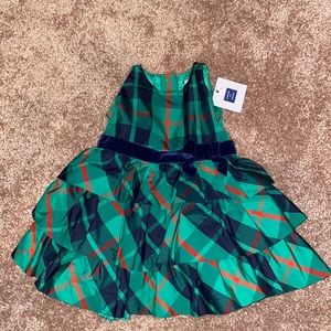 Super cute formal dress size 3-6 never worn with tags